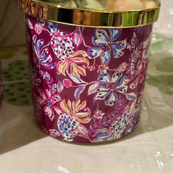 Lilly Pulitzer Medium 12 oz soy-based Candle “Tropical with a Twist” Haven Scent - Picture 5 of 10